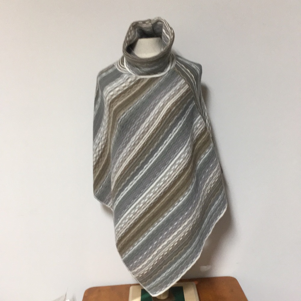 Poncho OSFA - Picture 3 of 8